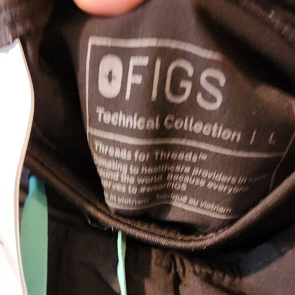 Figs Black  Top And Track Scrub Pants with Jogger Style Large EUC - Picture 4 of 8